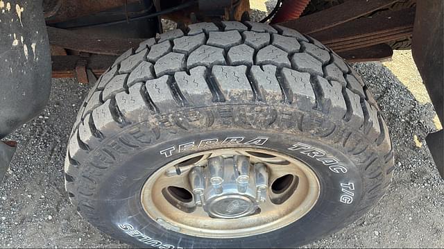 Image of Ford F-250 equipment image 4