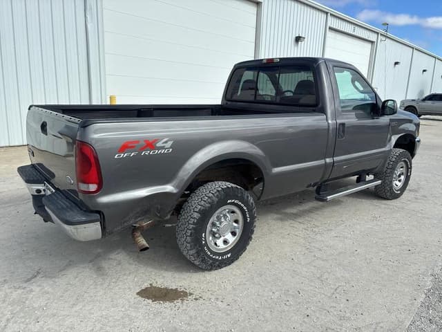 Image of Ford F-250 equipment image 4