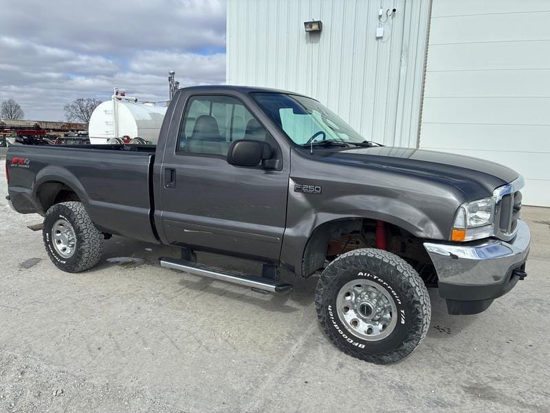 2004 Ford F-250 Equipment Image0