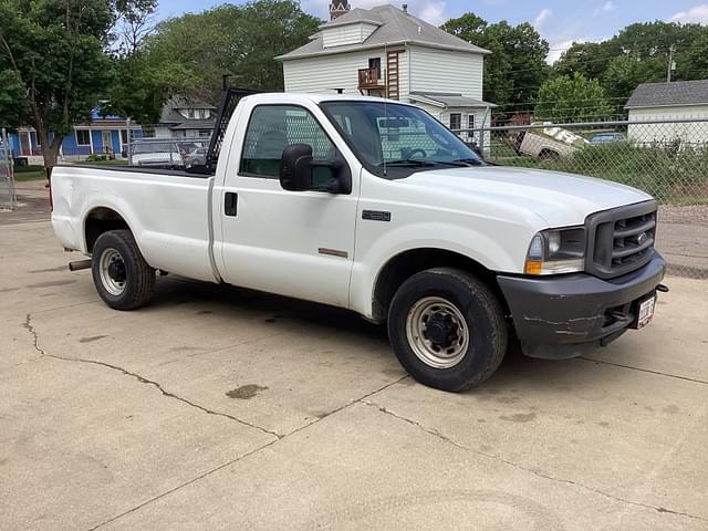 Image of Ford F-250 equipment image 2