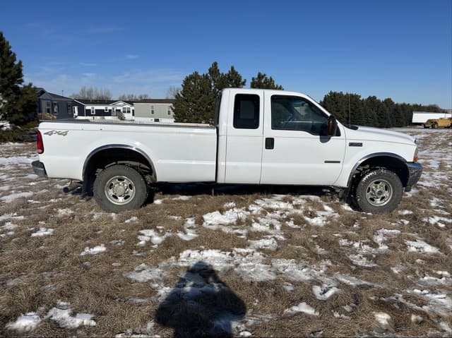 Image of Ford F-250 equipment image 3