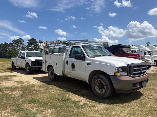 Image of Ford F-250 equipment image 1