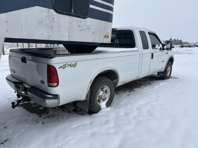 Image of Ford F-250 equipment image 2