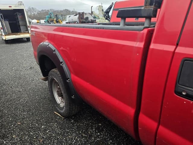 Image of Ford F-250 equipment image 4