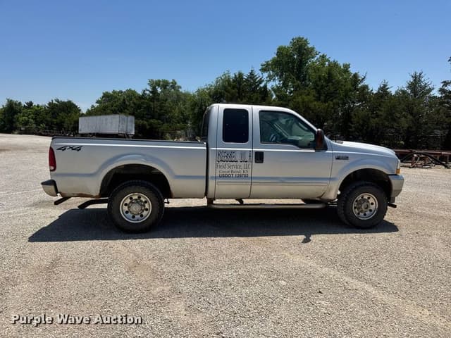 Image of Ford F-250 equipment image 3