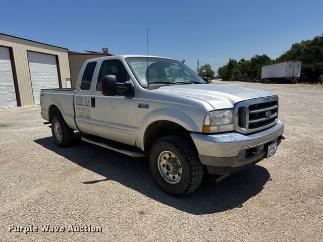 Image of Ford F-250 equipment image 2