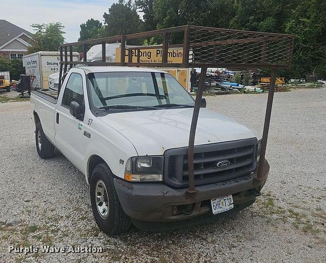 Image of Ford F-250 equipment image 2