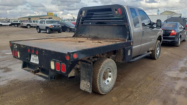 Image of Ford F-250 equipment image 2