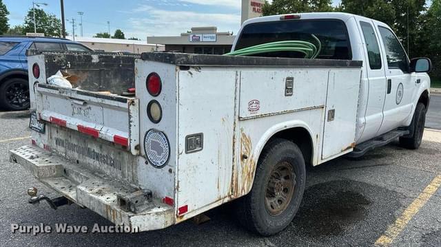 Image of Ford F-250 equipment image 4