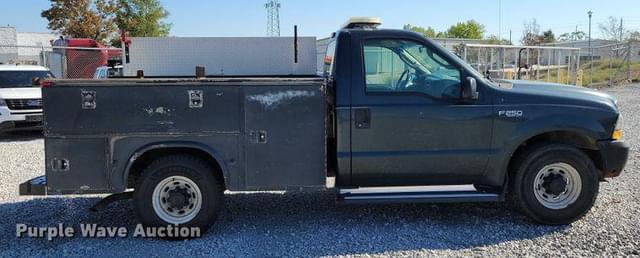 Image of Ford F-250 equipment image 3