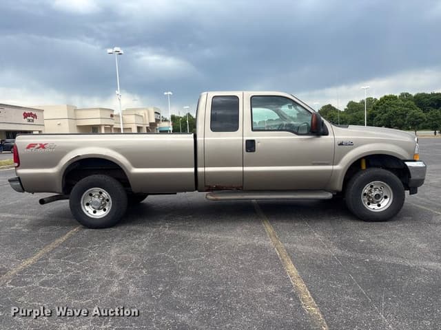 Image of Ford F-250 equipment image 3
