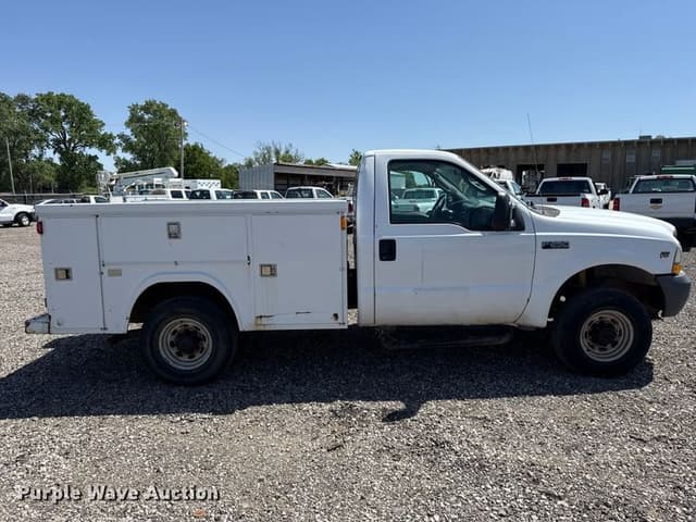 Image of Ford F-250 equipment image 3