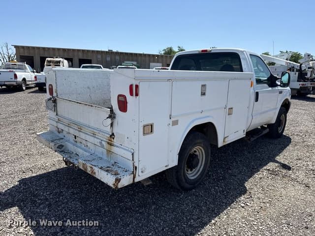 Image of Ford F-250 equipment image 4