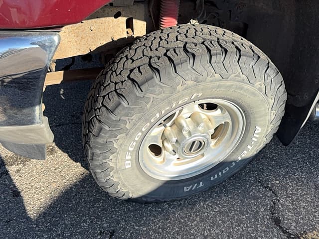 Image of Ford F-250 equipment image 3