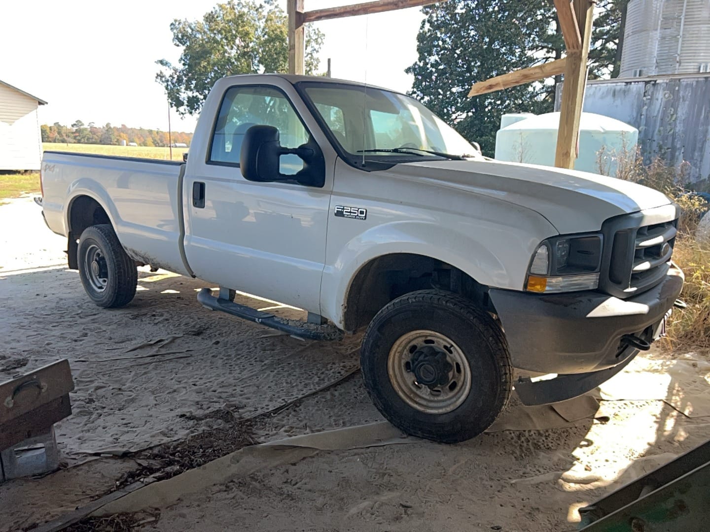 2004 Ford F-250 Equipment Image0
