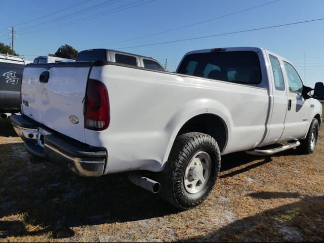 Image of Ford F-250 equipment image 3