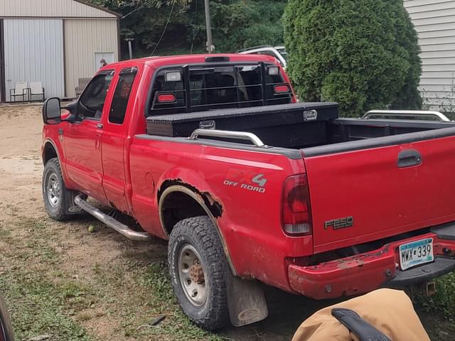 Image of Ford F-250 equipment image 3