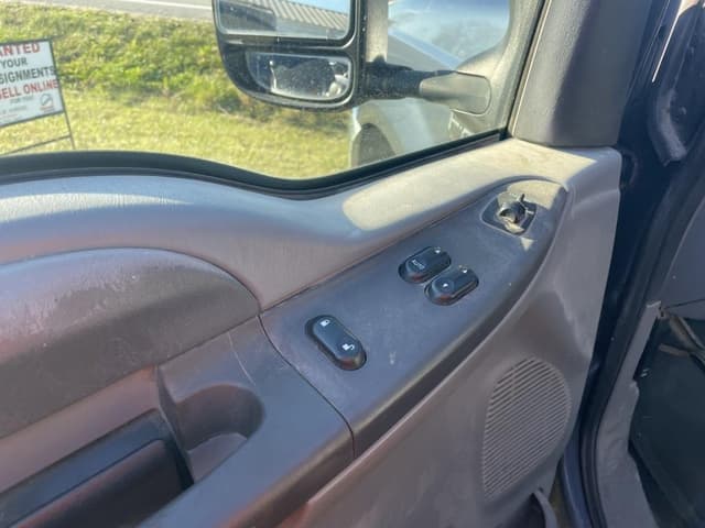 Image of Ford F-250 equipment image 3