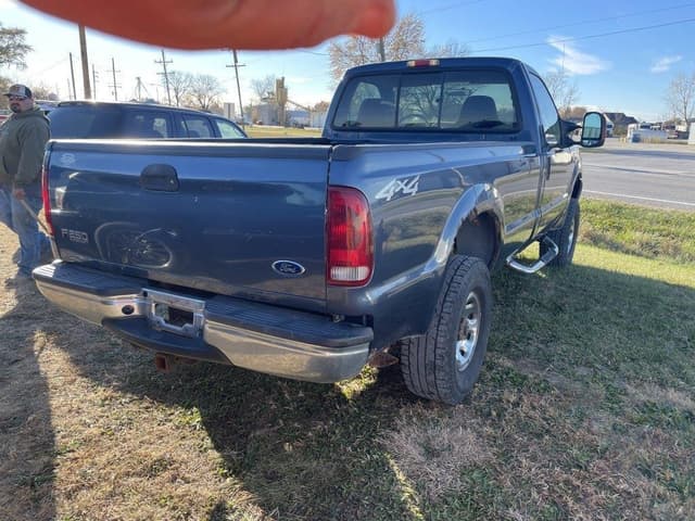 Image of Ford F-250 equipment image 1