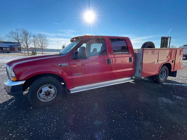 Image of Ford F-350 equipment image 3