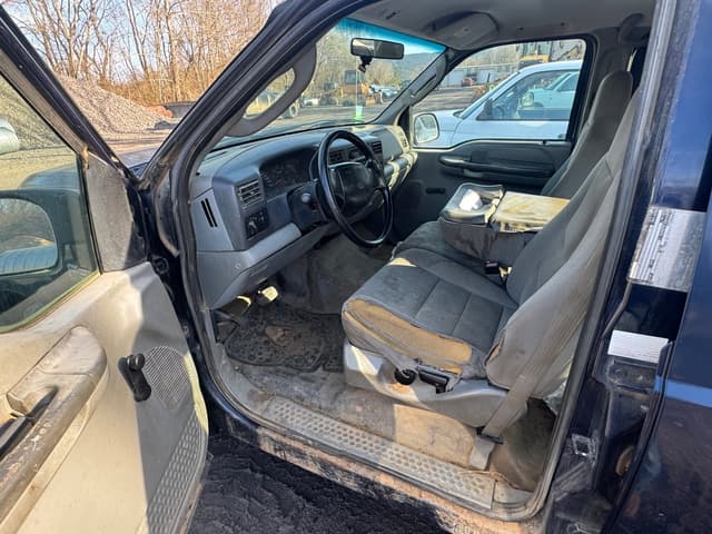 Image of Ford F-350 equipment image 4