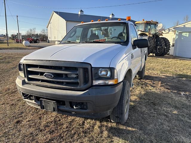 Image of Ford F-350 equipment image 2