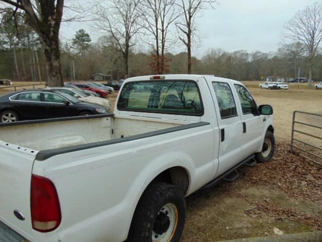 Image of Ford F-350 equipment image 1