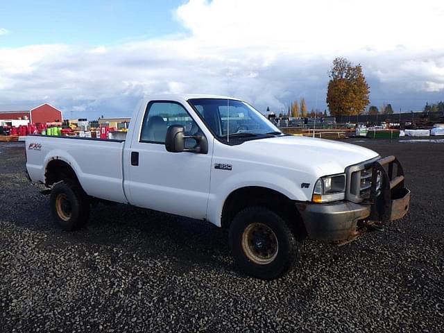 Image of Ford F-350 equipment image 1