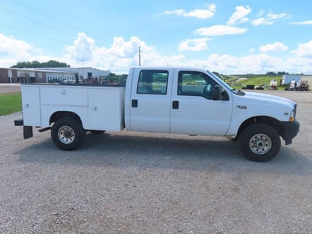 Image of Ford F-350 equipment image 4