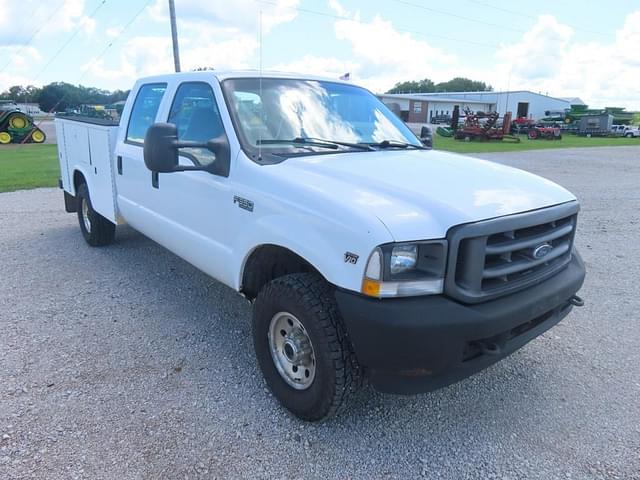 Image of Ford F-350 equipment image 3