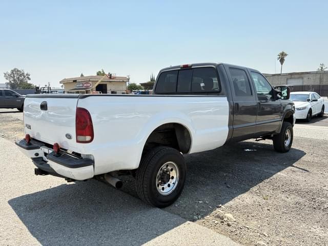 Image of Ford F-350 equipment image 2