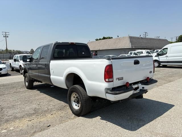 Image of Ford F-350 equipment image 3