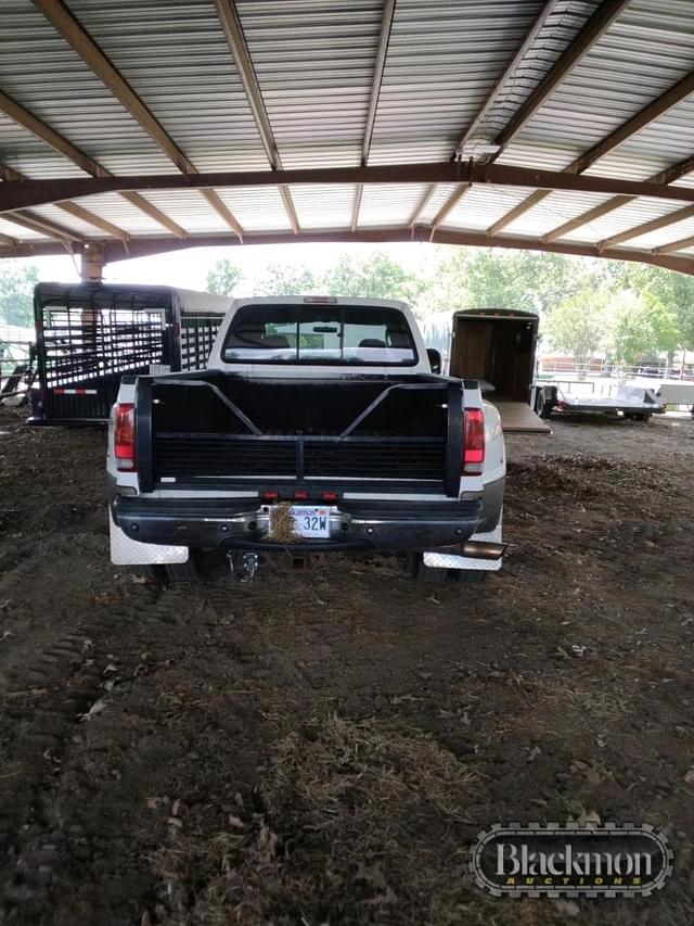 Image of Ford F-350 equipment image 4