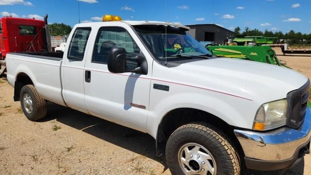 Image of Ford F-350 equipment image 2