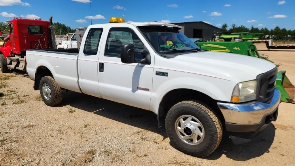 2004 Ford F-350 Equipment Image0