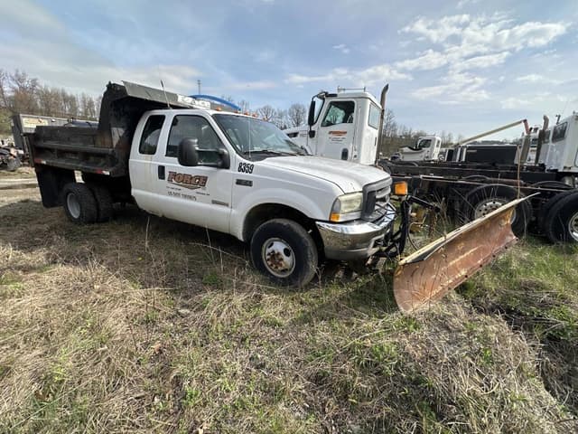 Image of Ford F-350 equipment image 2