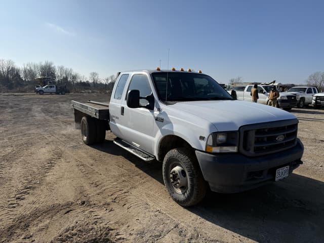 Image of Ford F-350 equipment image 2