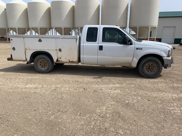 Image of Ford F-350 equipment image 3