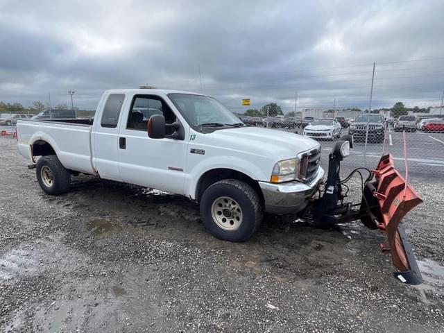 Image of Ford F-350 equipment image 3