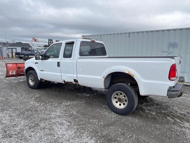 Image of Ford F-350 equipment image 1