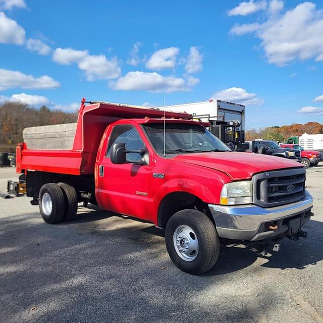 Image of Ford F-350 equipment image 2