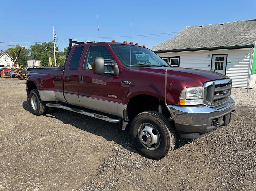 Image of Ford F-350 Primary image