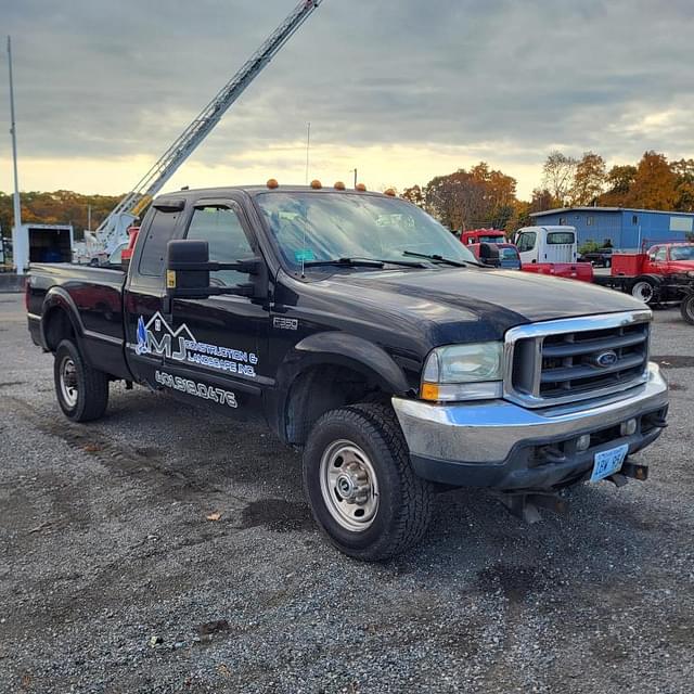 Image of Ford F-350 equipment image 3