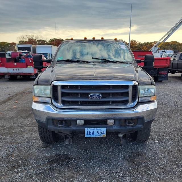 Image of Ford F-350 equipment image 2