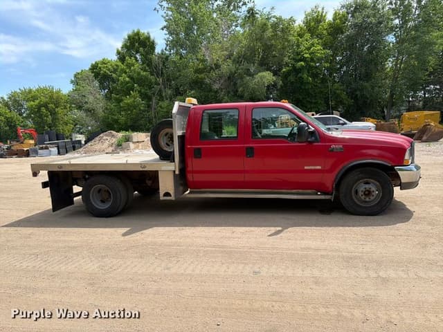 Image of Ford F-350 equipment image 3