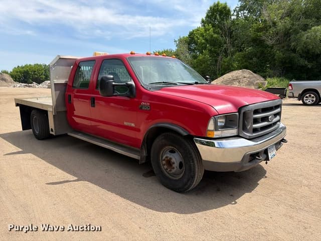 Image of Ford F-350 equipment image 2