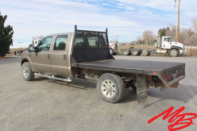 Image of Ford F-350 equipment image 2