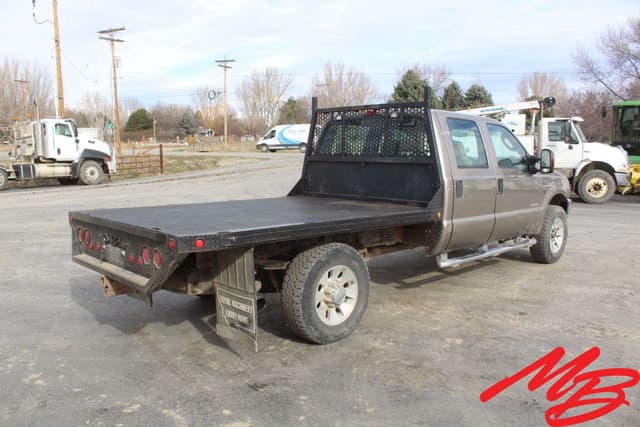 Image of Ford F-350 equipment image 4