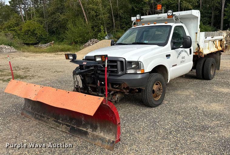 2004 Ford F-350 Equipment Image0