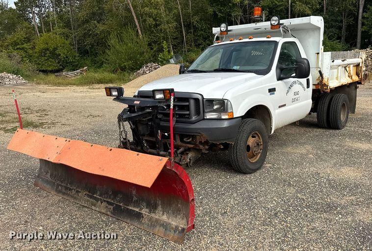 2004 Ford F-350 Equipment Image0